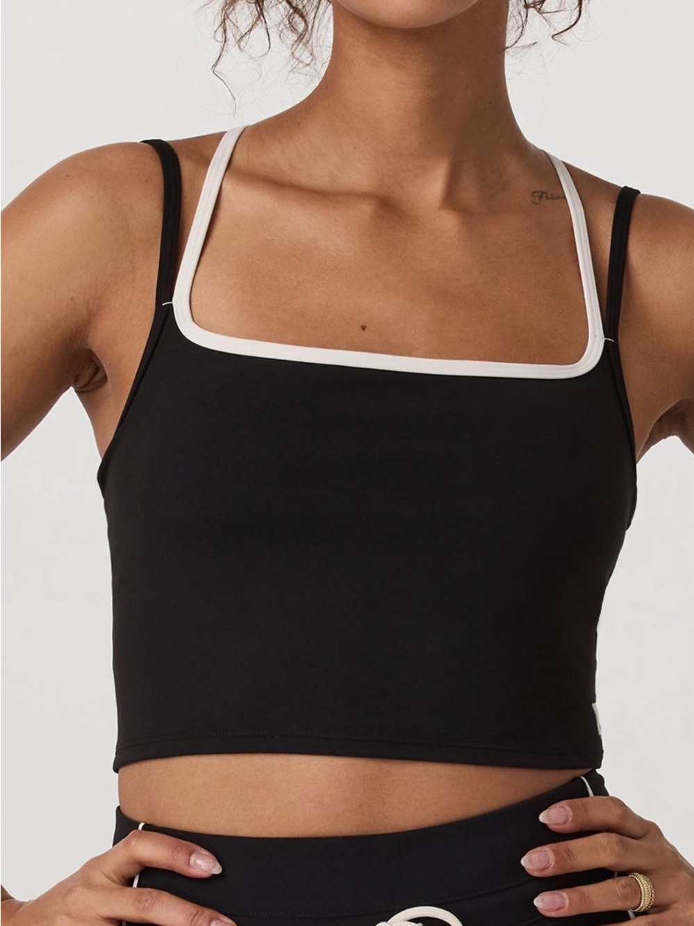 Vuori daily layered tank black and white small nwot